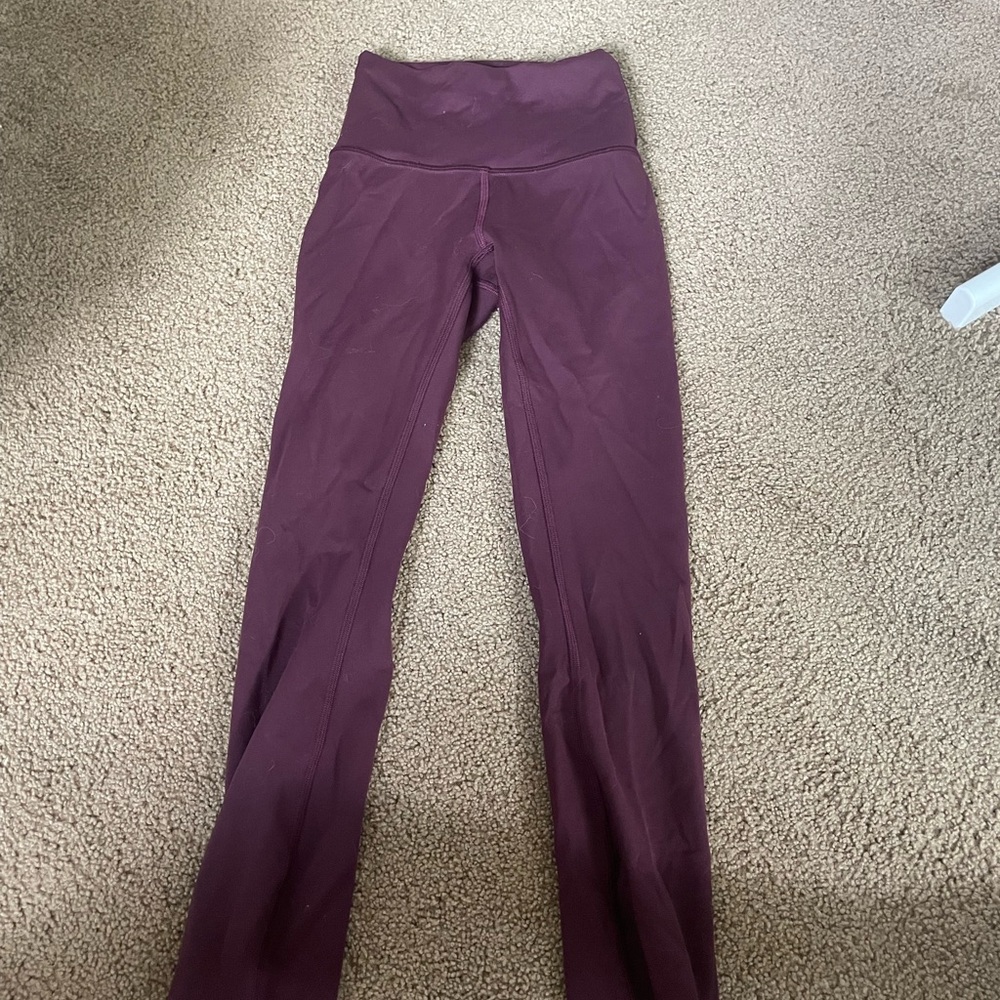 Women’s lululemon size 0 maroon leggings